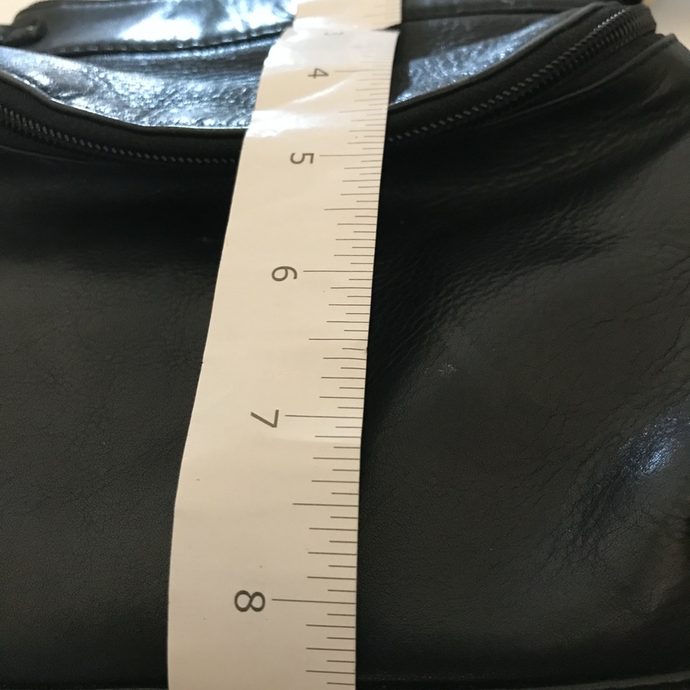 Cross Body - Picture 5 of 8
